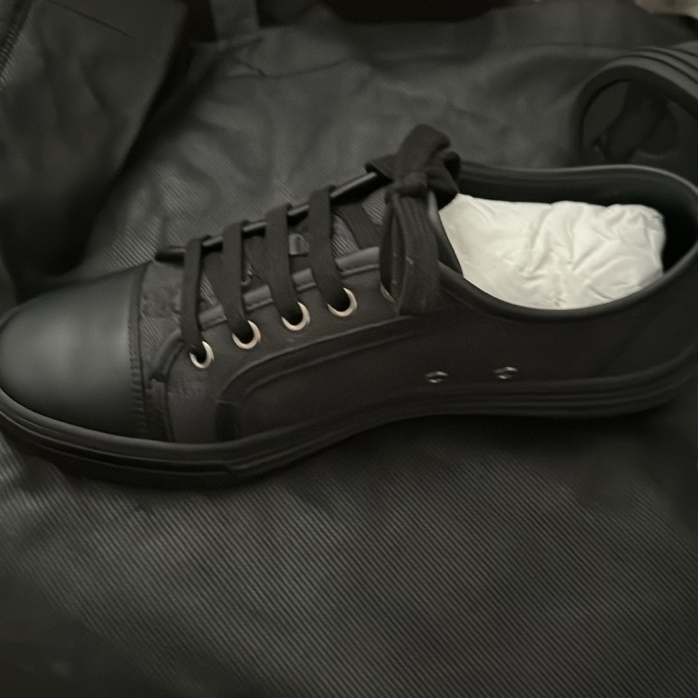 Gucci GG Black Canvas & Leather Sneaker. - Picture 14 of 17